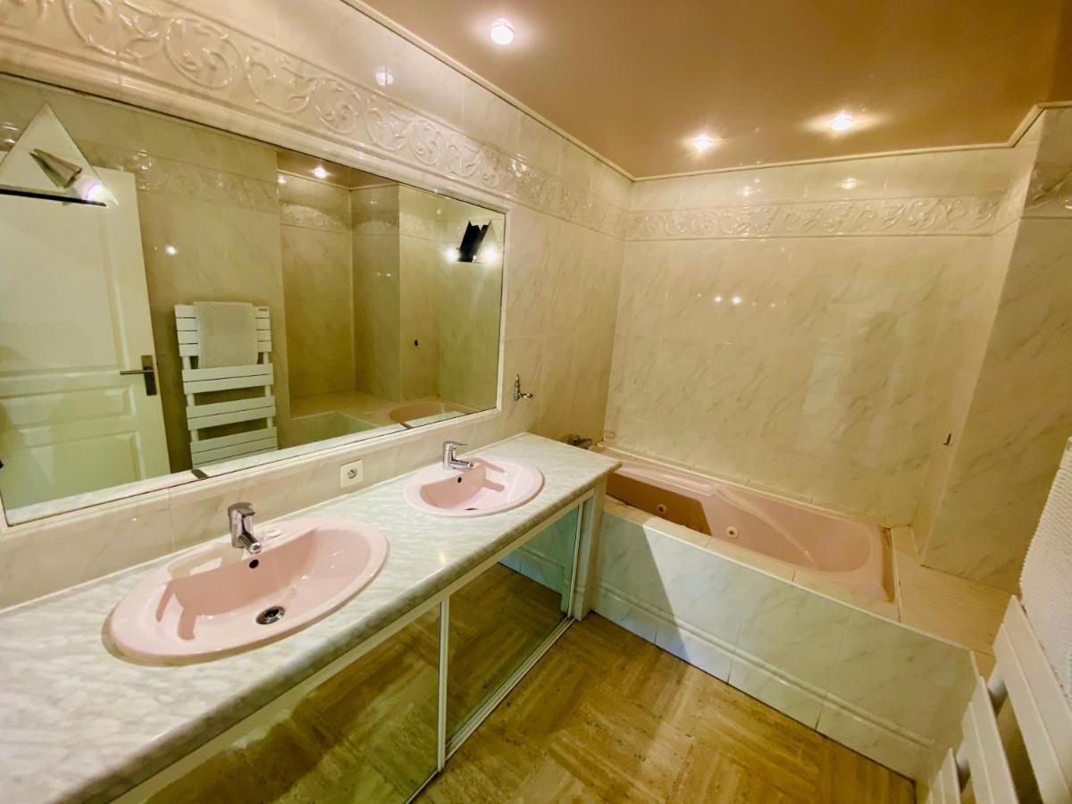 "Le Cadre Royal" Appartement De Standing Sur Quai Avec Parking Σετ Εξωτερικό φωτογραφία